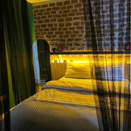 Location, Carefully Decorated, Design * Άγκυρα