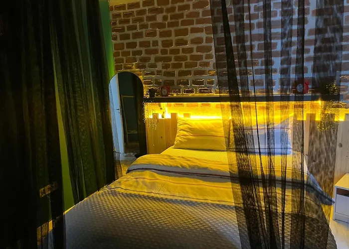 Location, Carefully Decorated, Design * Άγκυρα