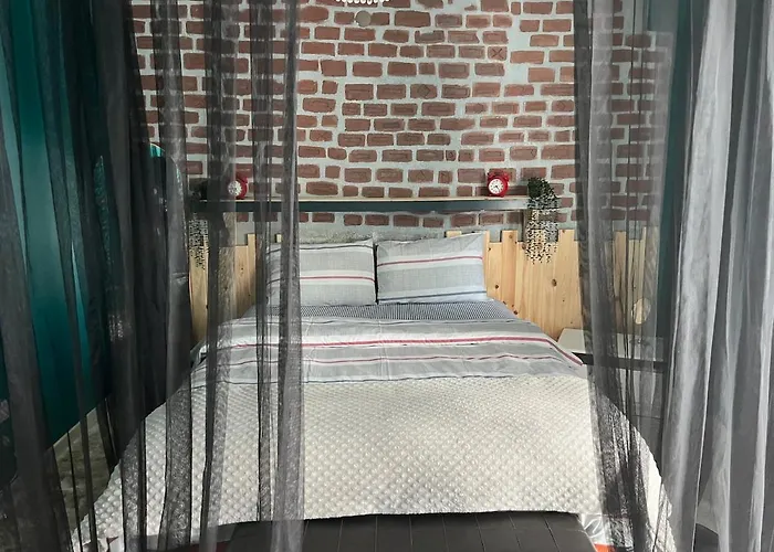 Location, Carefully Decorated, Design Άγκυρα